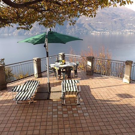 Exclusive Villa Crotto Lake View Варена Стая снимка