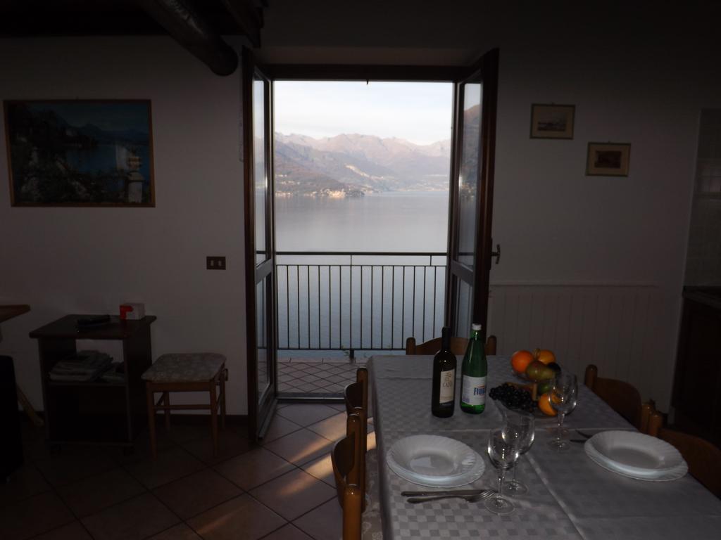 Exclusive Villa Crotto Lake View Варена Стая снимка