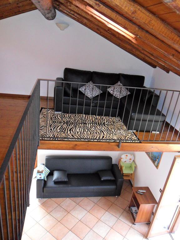 Exclusive Villa Crotto Lake View Варена Стая снимка
