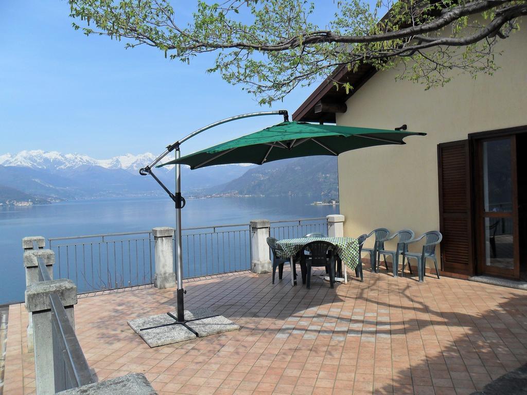 Exclusive Villa Crotto Lake View Варена Стая снимка